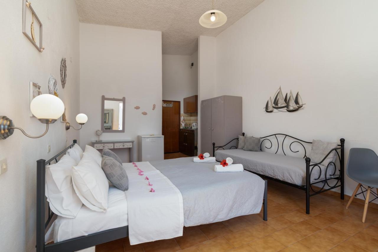 Apartment Sun 300m From The Gennadi