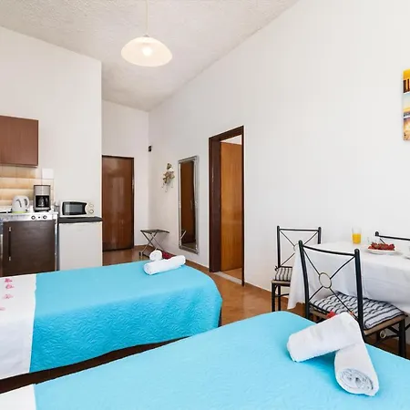 Gennadi Sun Apartments 300M From The Beach Buitenkant foto